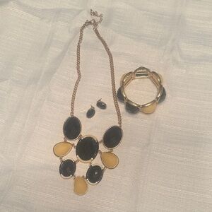 Elegant Gold and Black Necklace Set